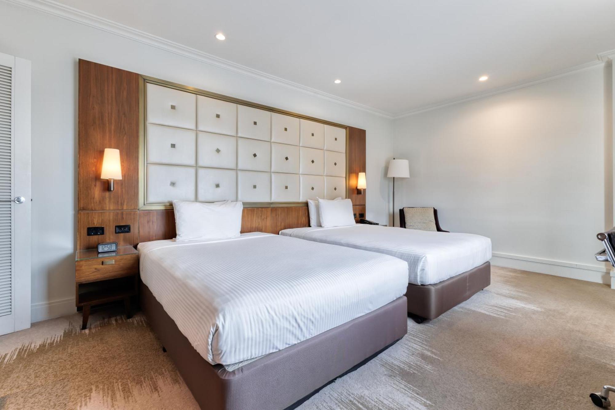 Amora Hotel Jamison Sydney Exteriér fotografie A guest room at the Hilton Garden Inn